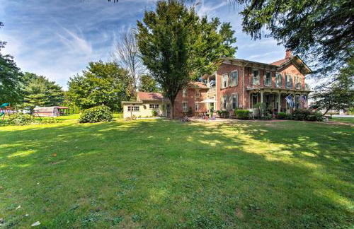 Historic Penn State Home with Fire Pit-Near Stadium! - Foto 20