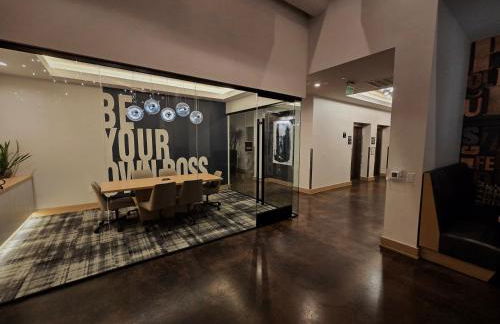 The Trendy Den - Photo 28