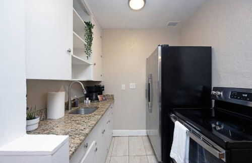 Golden Twilight 1 bed Pet-friendly, Large backyard - Foto 12