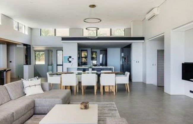 Luxurious Holiday Villa w Views Pool Jacuzzi Halo Villa - Photo 30