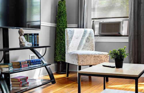 Spacious apartments near Ashmont - Photo 8