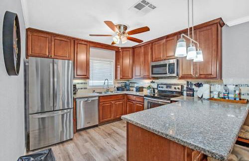 3BR, 1 Story Home w Hot tub, Grill, Sleeps 6 - Foto 8