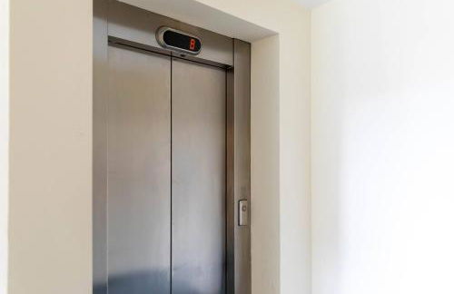 Modern 2 bed BroomPark/Central apt. with Parking - Photo 36