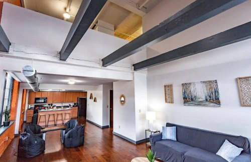 Centric Modern Loft w/ King Beds & Smart GameTable - Foto 22