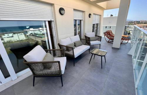 Beautiful penthouse with pool and wonderful beach view - Photo 16