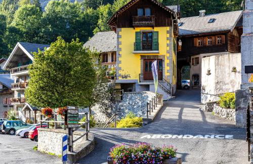 Apartment in French Alps with Wellness Centre - Photo 36