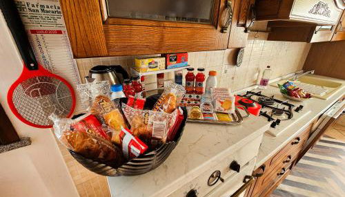 Malpensa Retreat - Photo 4, stove