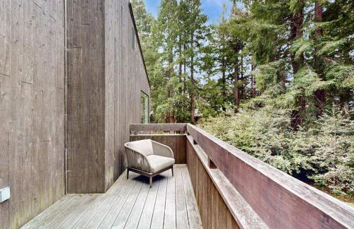 Tree House - Photo 26