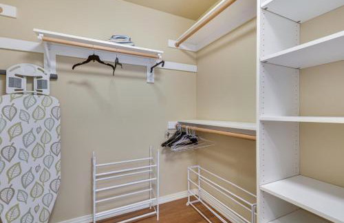 Lake Oswego Home with Deck 9 Mi to Downtown Portland - Foto 15