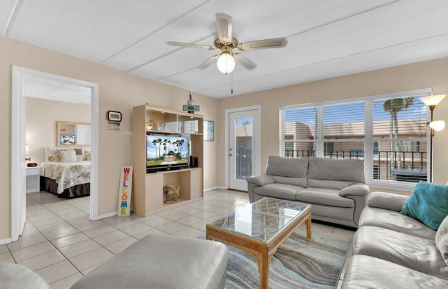 Beachfront Convenience w/o the Beachfront Price! - Foto 12