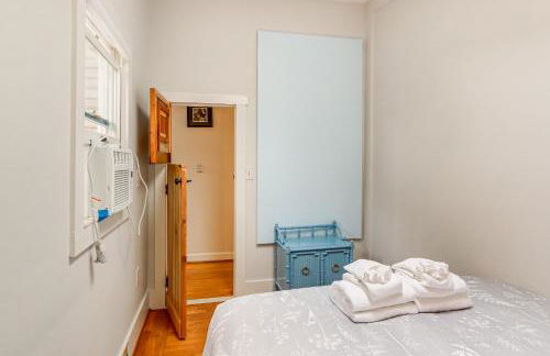 Walk Downtown Takoma Park Escape with Large Yard! - Foto 18