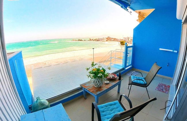 Deluxe Beach Apartment- Sleeps 2 & Private Terrace - Foto 24