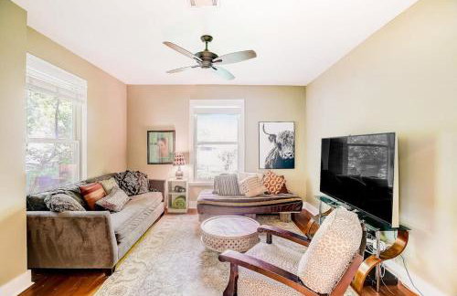 Quiet central home with enclosed yard, deck, grill, central AC, washer and dryer - Foto 17