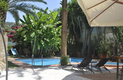 Attractive Greek House with Private Pool near Sea & City Center - Photo 26