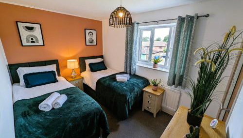 6 Guests * 4 Bedroom * Free Wi-Fi - Photo 3