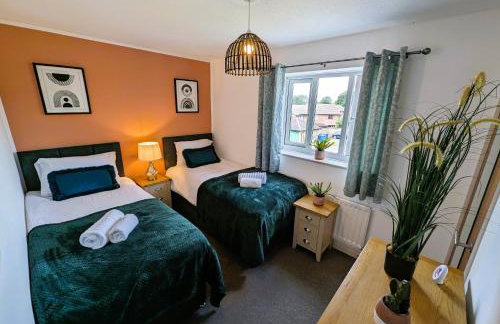 6 Guests * 4 Bedroom * Free Wi-Fi - Photo 3