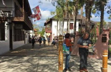 Quaint Cottage with Private Pool-Walk to Everything - Foto 42