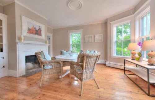 Gorgeous Traditional Home Modern Amenities Downtown Harwichport - Foto 14