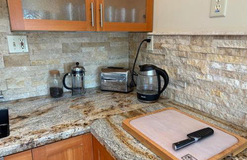 Seaside Garden Escape, A Stroll to the Beach! - Foto 18