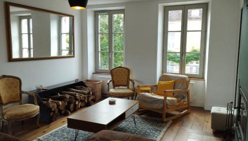 confortable maison familiale à l'entrée du village médiéval - Foto 3