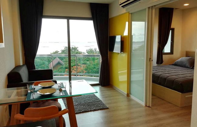 Sonrisa Sriracha - Photo 21