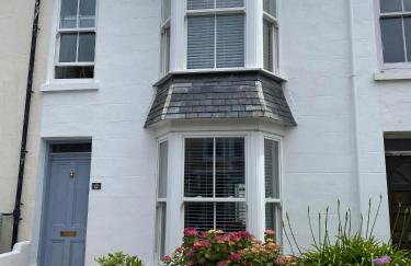 Spacious, seaside, Victorian home "Bay View Terrace", Penzance - Photo 8