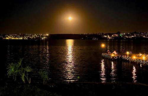 Casa Ipê - Beira lago- Lake View - Foto 9