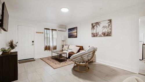 Pensacola Pad 1BR 1BA Modern - Foto 4