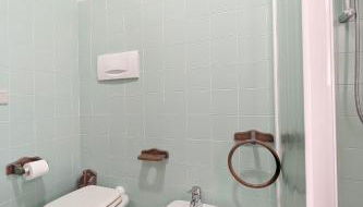 La Terrazza sul Lago - Splendida Vista sul Garda - Foto 4, Shower