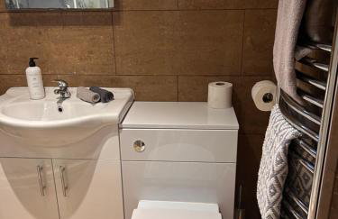 New Road Apartment - 2 Bedrooms - Sleeps 3 - Foto 9