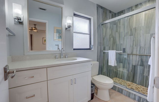 Milano Vacation Rental: Newly Renovated 3-BR Home with Private Pool, Hot Tub, and Pet-Friendly Front Yard. Minutes from Vanderbilt Beach - Photo 12