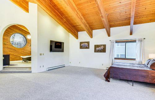 Hike, Ski and Soak! Spacious Anchorage Getaway - Foto 17