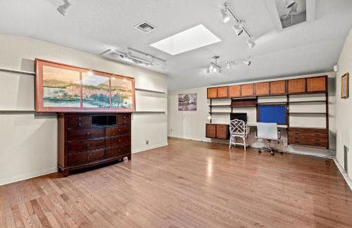 Airy Large Backyard Oasis Perfect Family Getaway - Foto 9