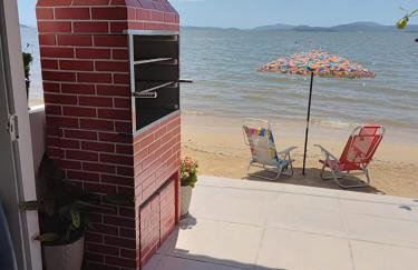 Linda casa à beira-mar - Foto 10