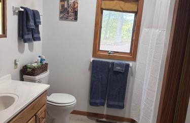 Spooner Shores - Wooded, Lakefront Retreat - Foto 7