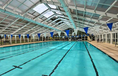 Resort-Style Condo with Balcony on Lake Keowee - Foto 32