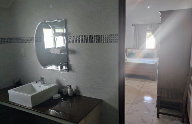 Lucy's guesthouse - Photo 34