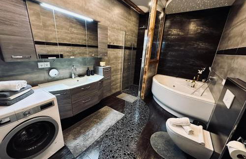 Ferienhaus MILA - Pool, Sauna, Whirlwanne, 5000qm Privatgelände mit Bolzplatz - Foto 6