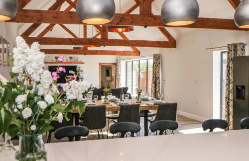 Langley Barn - Photo 5