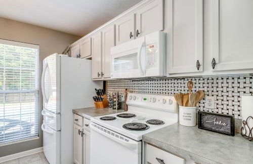 Home Sweet Home with Private Pool and Patio! - Foto 11