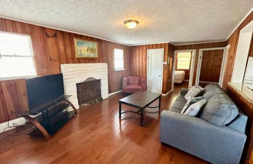 Cottage 1- Lees Ford Marina - Photo 6