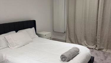 2 Bed Apartment - Photo 3