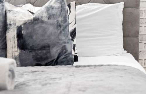 Spacious 5 Bedroom & 5 Bathrooms House - Garden - Parking - Netflix 376MW - Foto 46