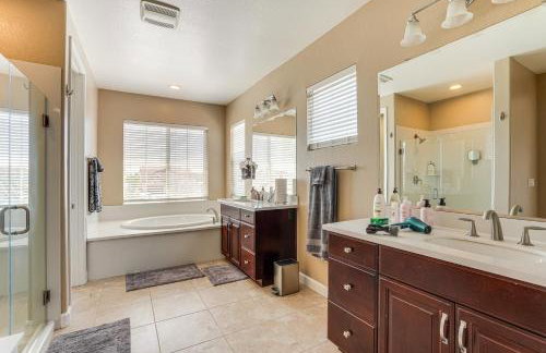 4 Mi to The Streets of Brentwood Home with Fire Pit - Foto 15