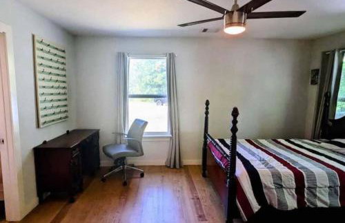 2 Large Bedrooms Open Living Peaceful - Photo 15