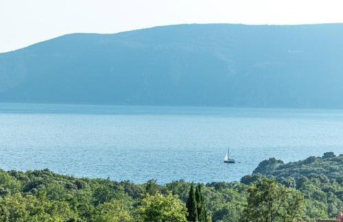 Luxury White Sails Villas with a Multi Sport Court and Sea View - Photo 78