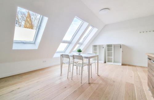 Tolstov Apartments - City Apartments with 1 or 2 Rooms - 15 Min to Messe DUS and Old Town DUS - Foto 40