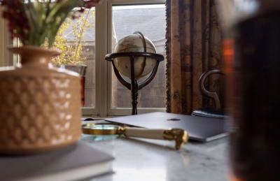 Historic Tudor Home, Heated Pool - Photo 33