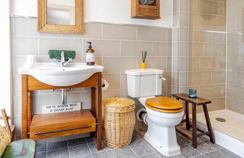 The Old Pool House, Stylish Large Studio in Private Country Estate with Air Con - Foto 17