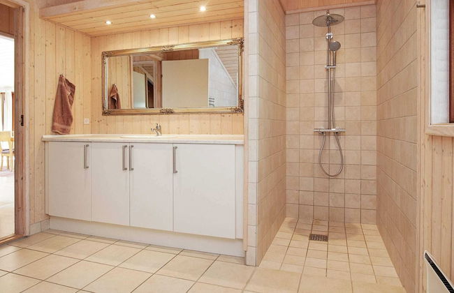 Cozy Cottage in RÃ¸rvig near Beach - Foto 7